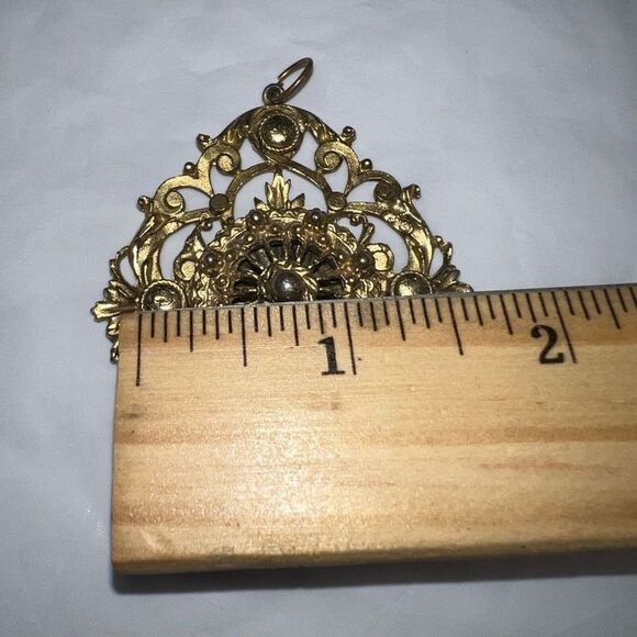 Vintage Gold Tone Baroque Style Pendant (no chain) - Picture 3 of 7